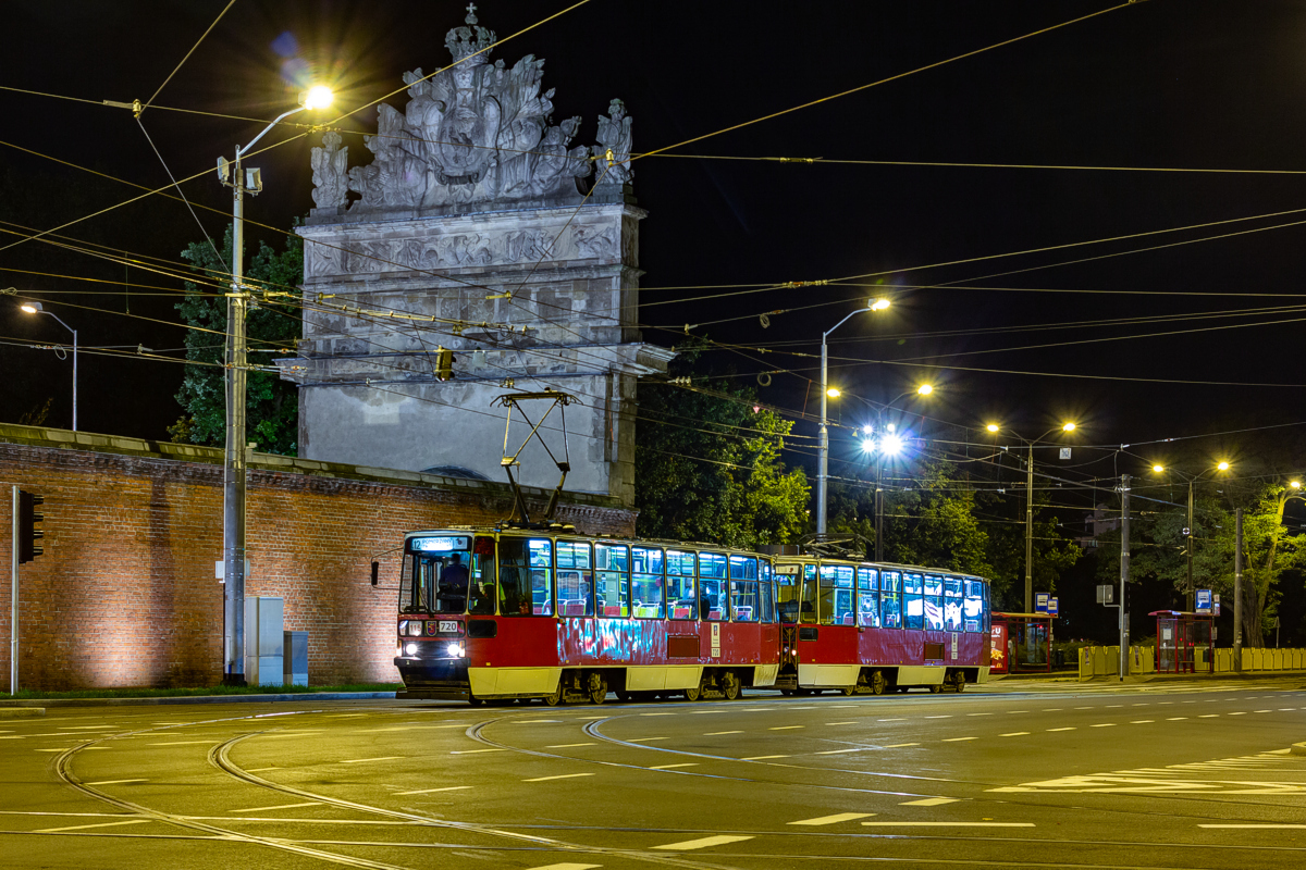 105N #720+701: Szczecin, Brama Portowa 