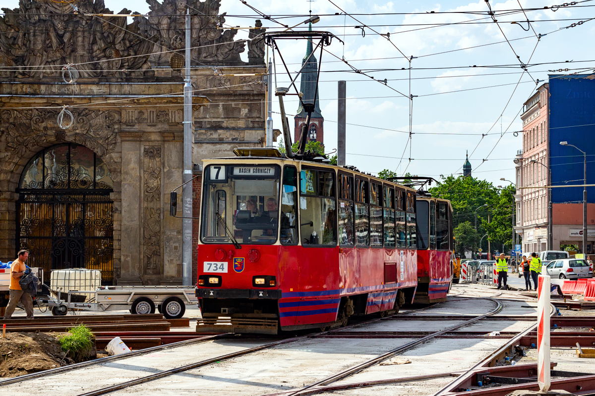 105Na #734+733: Szczecin, Brama Portowa 