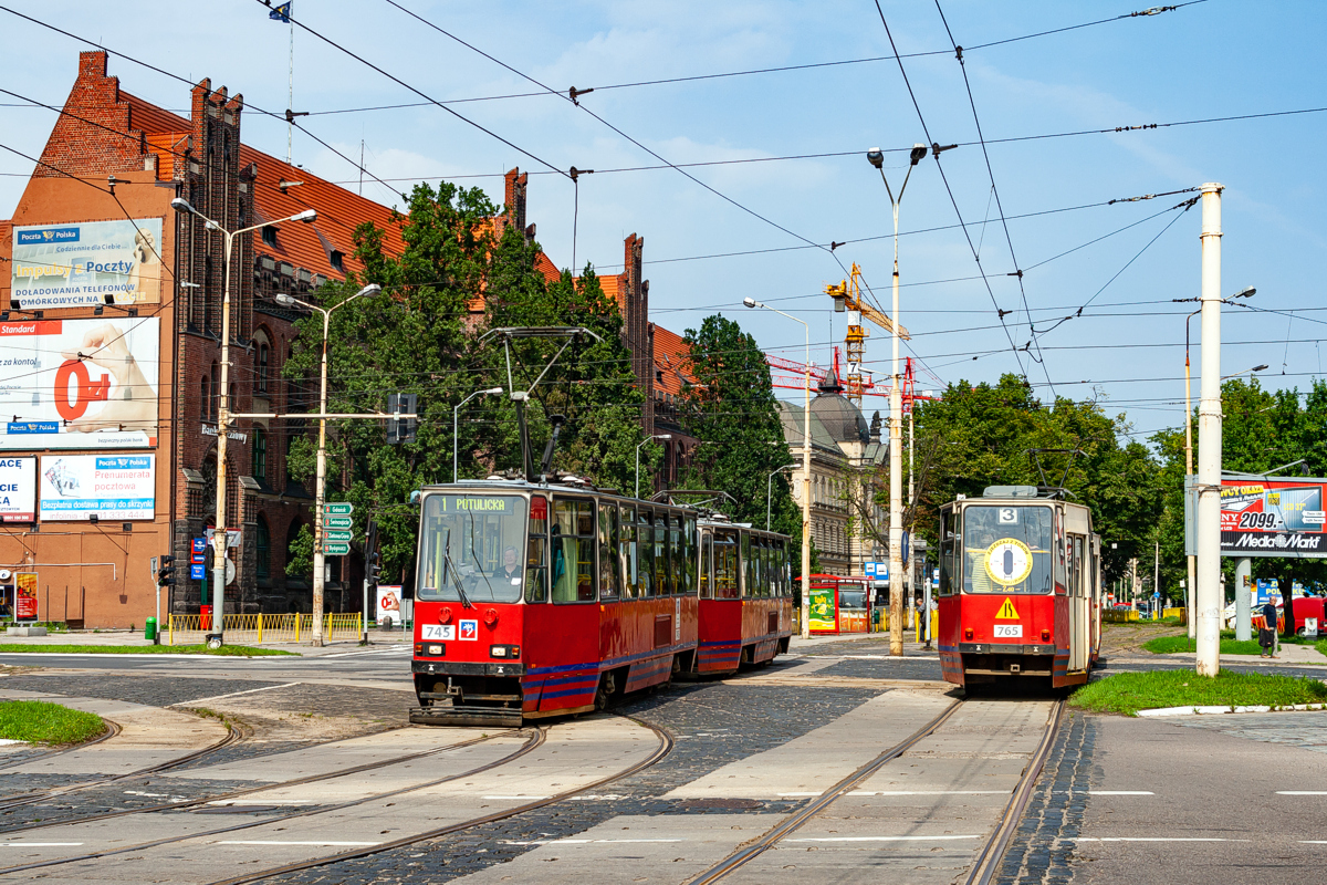 105Ng/S #745+746: Szczecin, Brama Portowa 