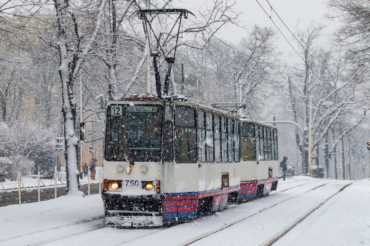 105Na #750+735: Szczecin, al. Piastów 