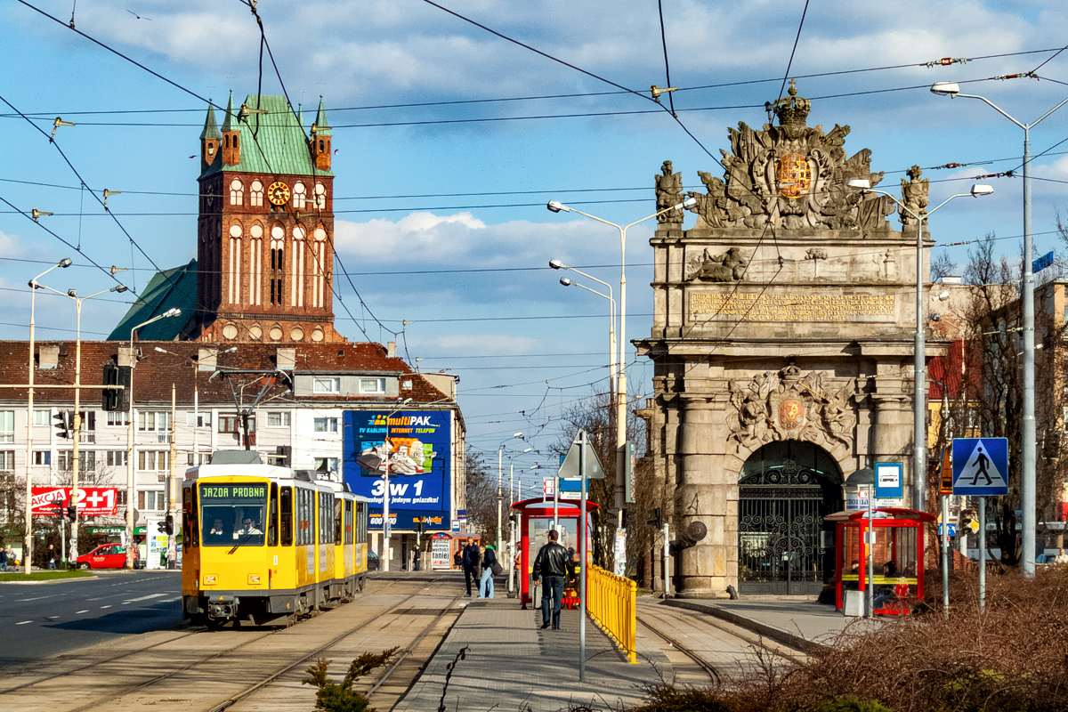 KT4Dt #7046+7023: Szczecin, Brama Portowa 