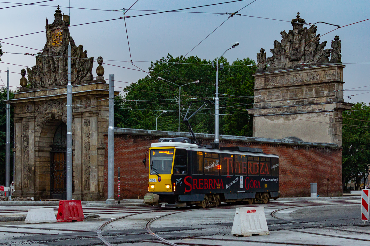 T6A2D #203: Szczecin, Brama Portowa 
