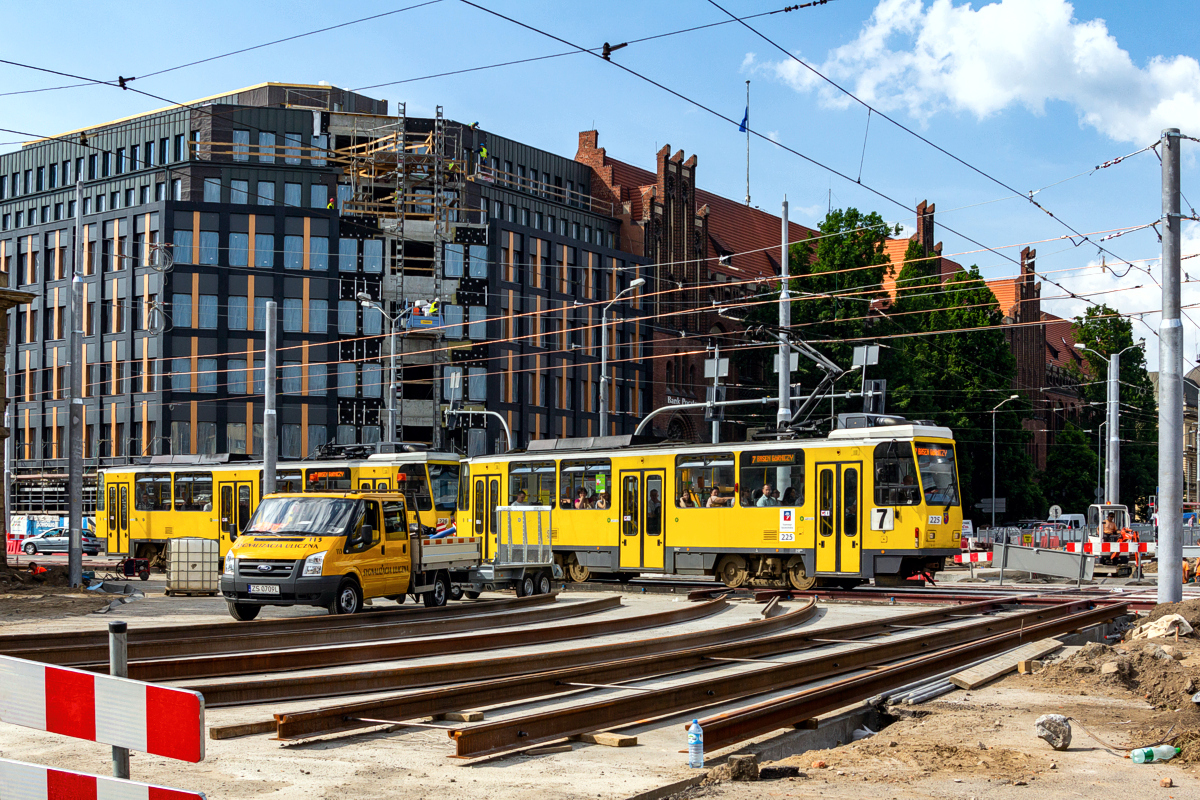 T6A2D #225+226: Szczecin, Brama Portowa 
