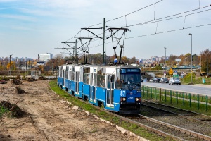 105Na #HZ261+HZ262+HZ263: Kraków, ul. Łowińskiego